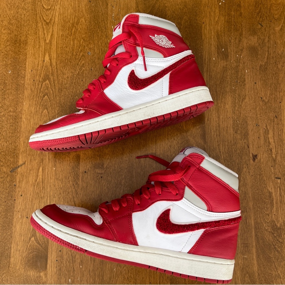 Women’s Nike Jordan 1 Retro OG Varsity Red. 7.5 - Picture 3 of 8